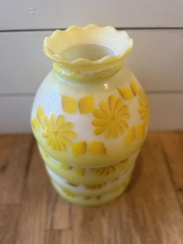 Set Of 4 Vintage Handpainted White Milk Glass Yellow Lamp Shade Ruffle Pin Wheel