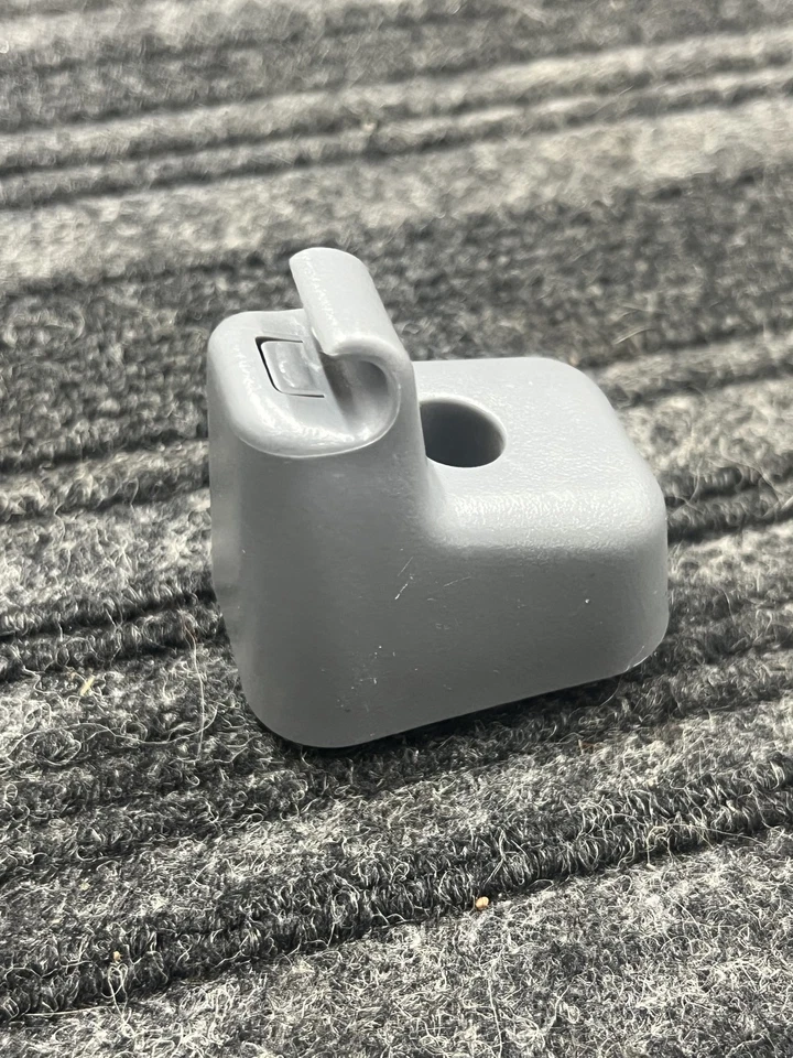 Suporte de clipe para quebra-sol Ford F-550 Super Duty 2008 - 2016 - Imagem 3 de 4