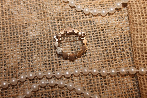 Decorative Wreath Pin - Picture 2 of 2