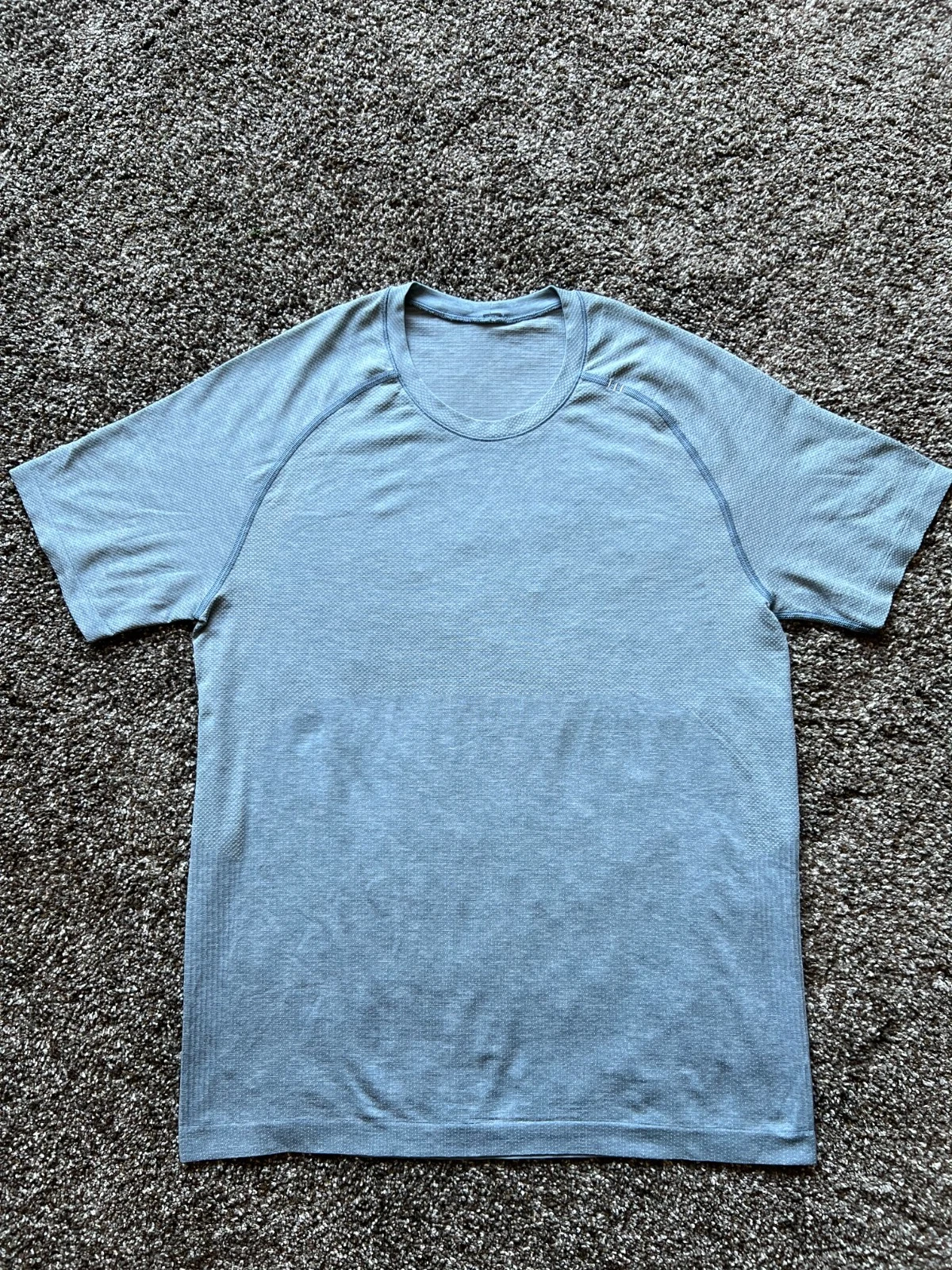Lululemon men's light blue shirt M short sleeve fitness running athleisure EUC