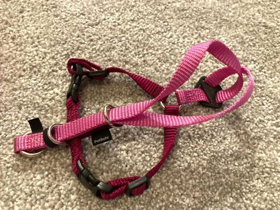 Pet Safe Small Pink Pet Harness & Pink Accordion Leash & Unbranded Neck Leash - Image 3 of 4