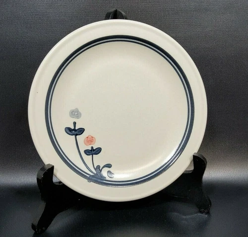 Vintage Pfaltzgraff Stoneware Windsong Salad or Dessert Plates USA 7"