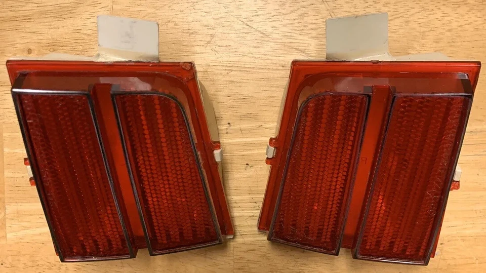 Luces marcadoras laterales traseras izquierda y derecha Chrysler Cordoba 1978-1979 78-79 OEM MOPAR Foto 2 de 4