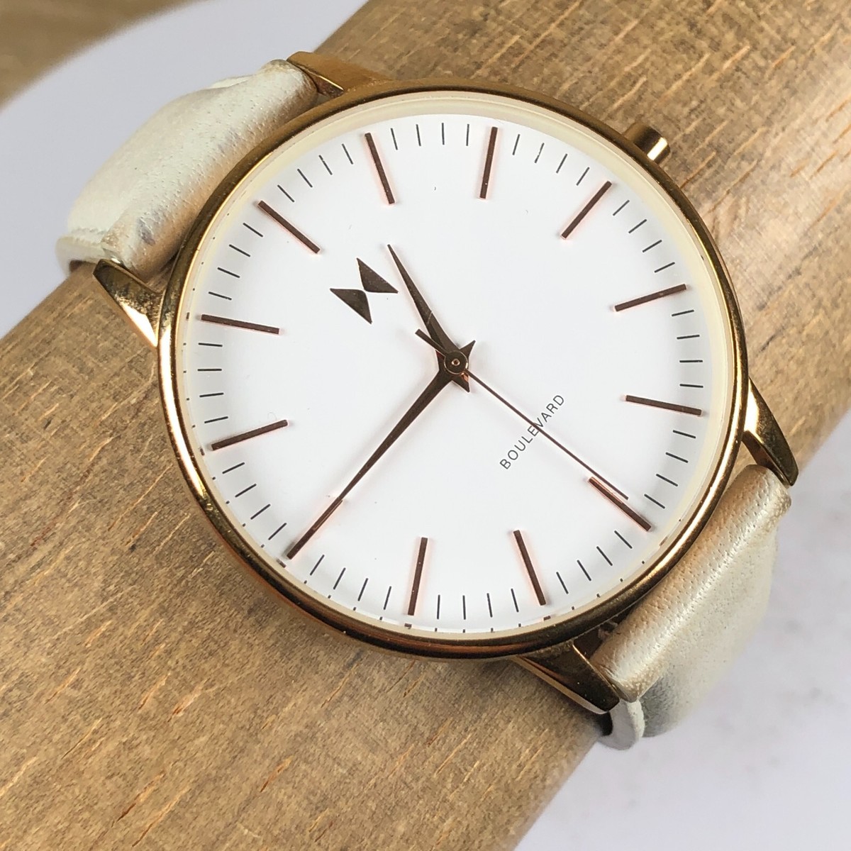 MVMT Boulevard Woman Gold Tone White Dial Leather 39mm  display picture 2
