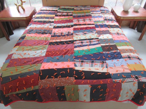 AMISH Meet GEE'S BEND! Mysterious But Colorful Vintage WOOL Tied Quilt; 84"x 70"