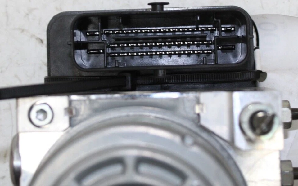 Módulo de bomba hidráulica Subaru WRX STI ABS 2015 OEM P/N 27536VA001 27596VA001 Foto 4 de 4