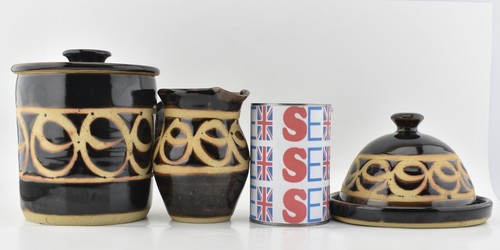 VTG Peter Turner Coggeshall Studio Pottery Cheese Dome, Jar & Jug Matched Set - Picture 22 of 23