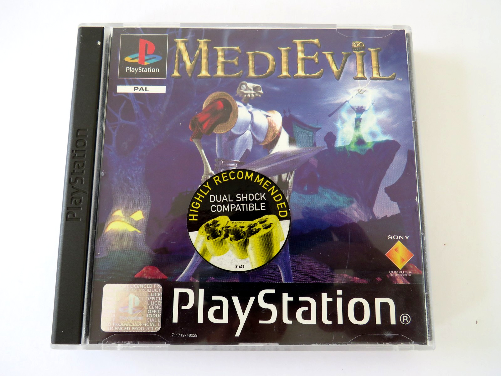 PlayStation 1 PS1 - MediEvil - Complete CIB  Black Label Game