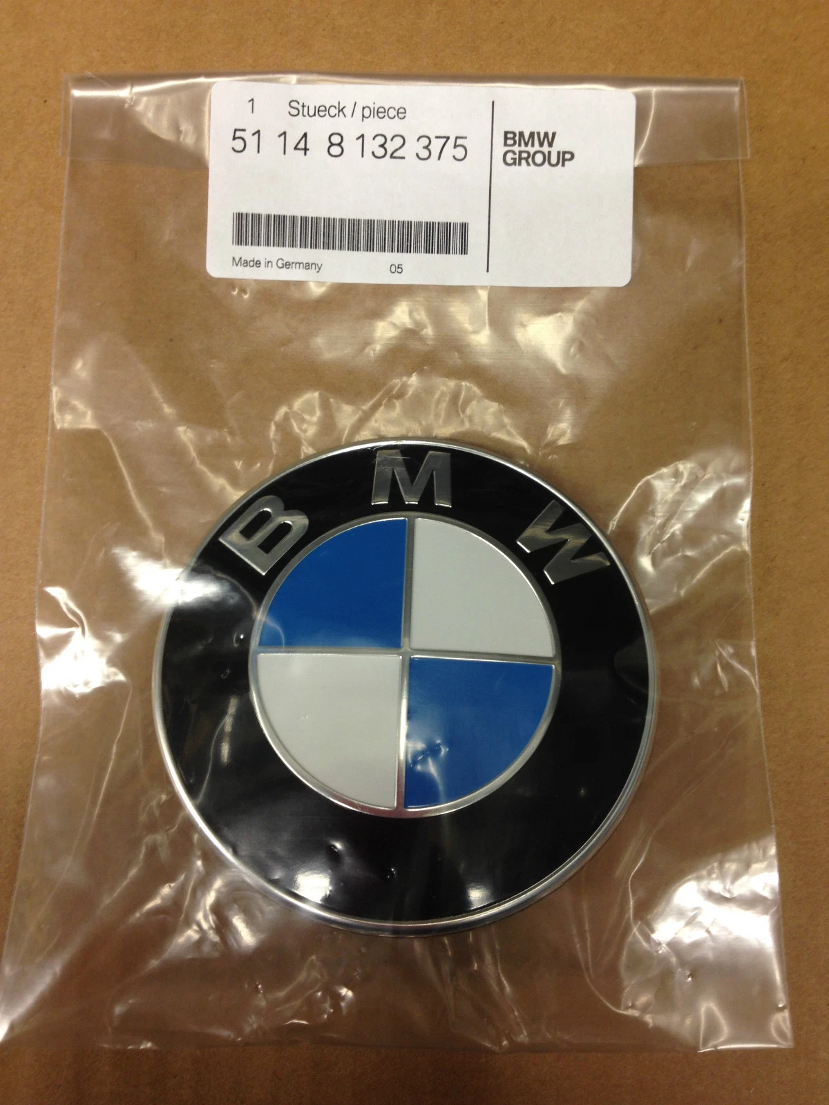 BMW Genuine Front Roundel Emblem Badge Bonnet/Hood 82mm Fits Most 51148132375 - Picture 1 of 1