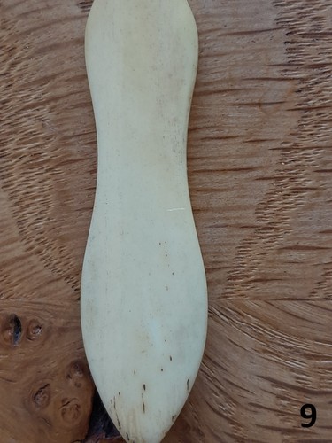 Collection of Four Antique Hand Carved Cow Bone Spoons - Length: 12 cm - Picture 9 of 19