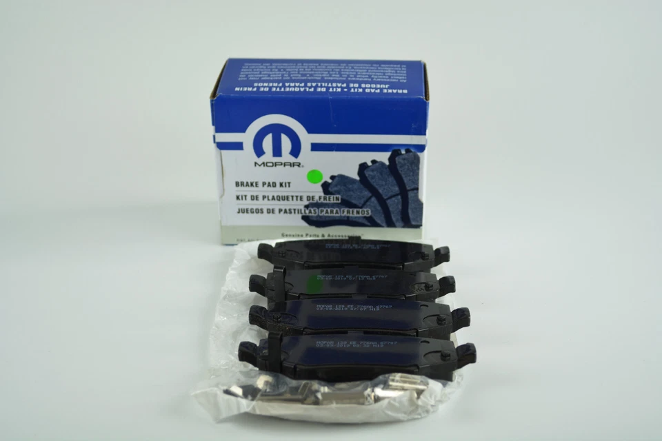 Rear Disc Brake Pad Kit Jeep Wrangler JK 07-18 Genuine  Mopar 68003776AA - Image 3 of 4