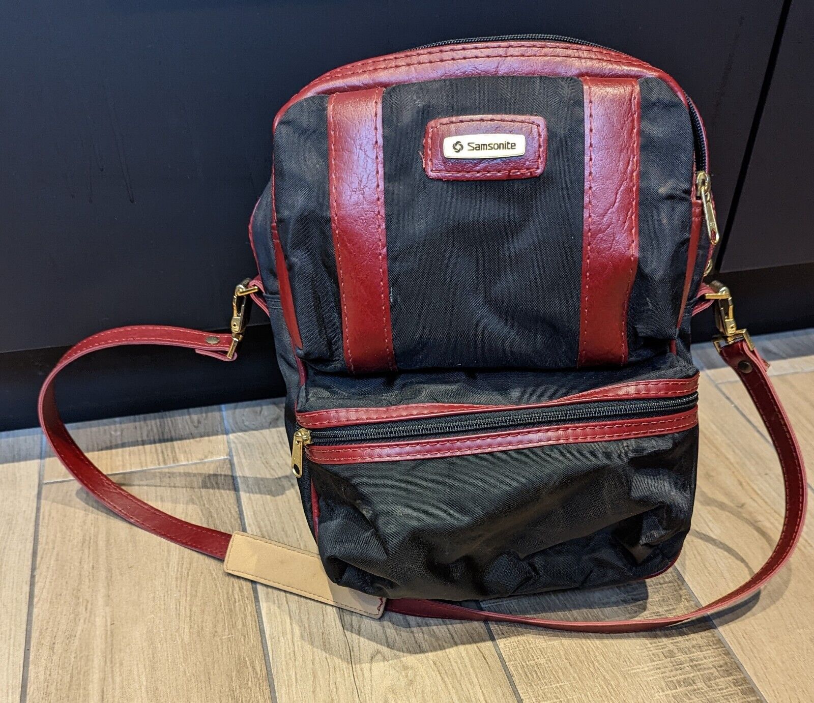 Vintage Samsonite Bag Red and Black Espana Tag