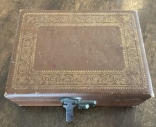 vintage Unbranded faux leather jewelry box no key