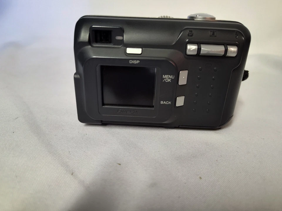 UNTESTED Fujifilm FinePix A210 3.2 MP Digital Point-and-Shoot Camera - Image 3 of 4