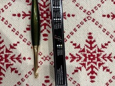 furls odyssey crochet hooks green/ gold