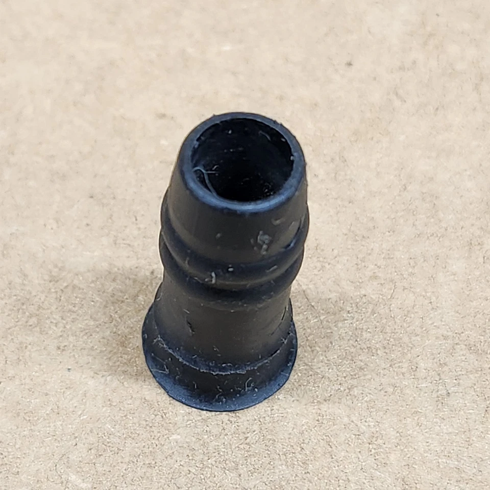 Manguera de llenado de tanque de gasolina Corvettes 56-96 boquilla llenado de combustible junta de arranque drenaje OEM Foto 3 de 3