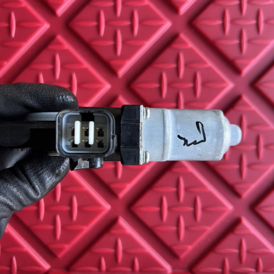 Motor regulador ventana puerta conductor delantero izquierdo Mitsubishi Mirage 2014-2021 OEM Foto 3 de 4