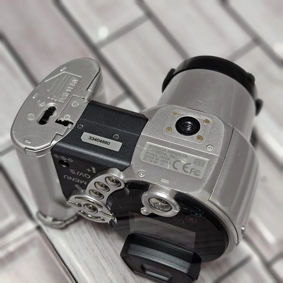 Cámara digital Konica Minolta Dimage Z2 4 MP 10X zoom + libro para piezas o reparaciones Foto 4 de 4