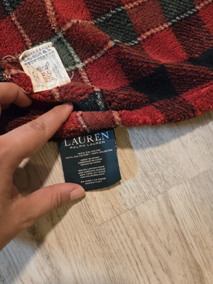 Lauren Raph Lauren Fleece Blanket 69"×61" Throw Red Tartan Plaid  Polyester - Image 4 of 4