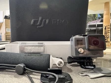 GoPro Hero (2014). Action Camera Waterproof (40m) 1080p 30 FPS with Accessories!