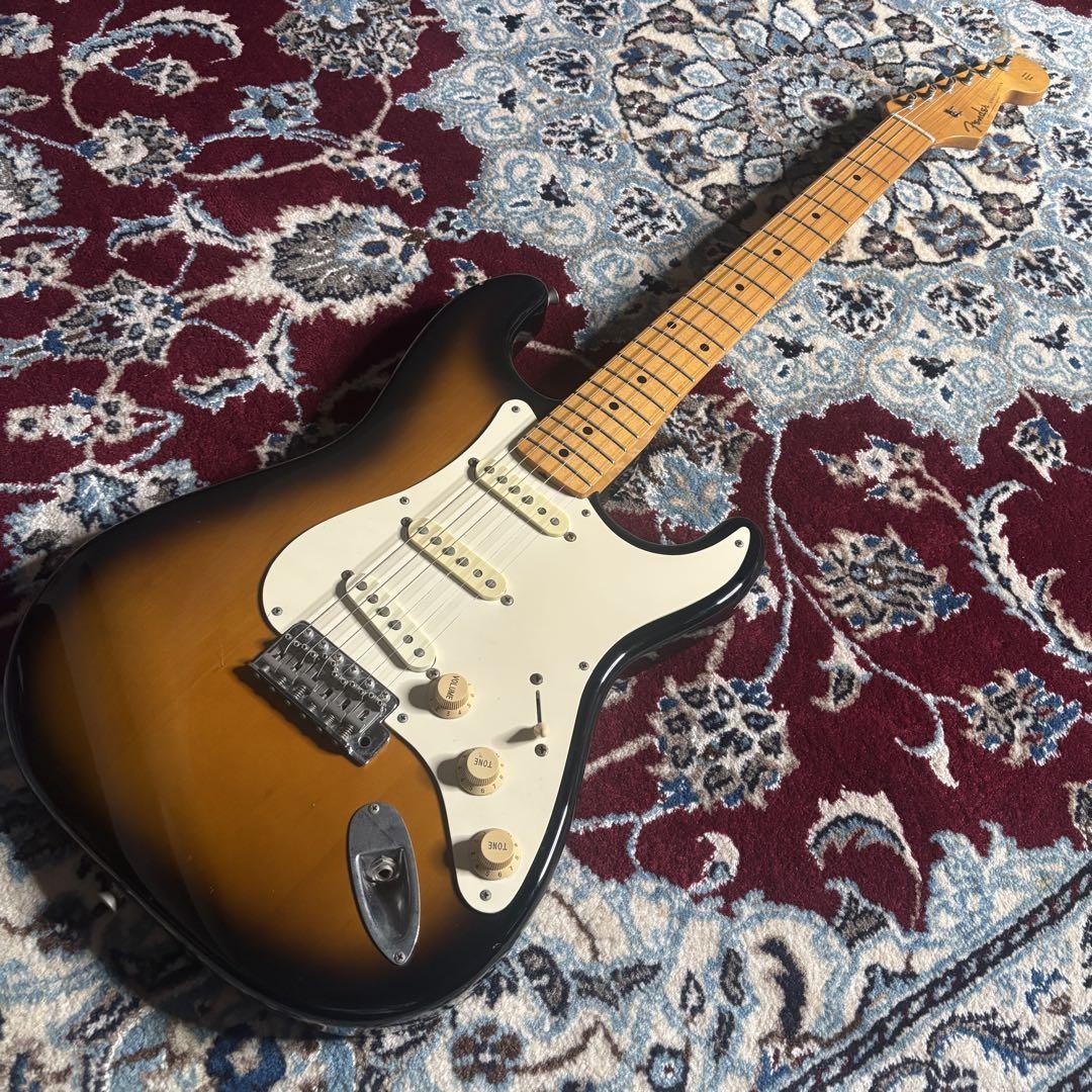 Fender japan st57-us jシリアル