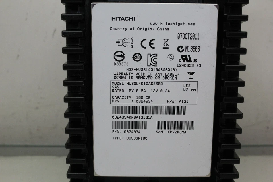 Lot of 4 Hitachi HGS-HUSSL4010ASS60 HARD DRIVES 100GB - Image 2 of 3