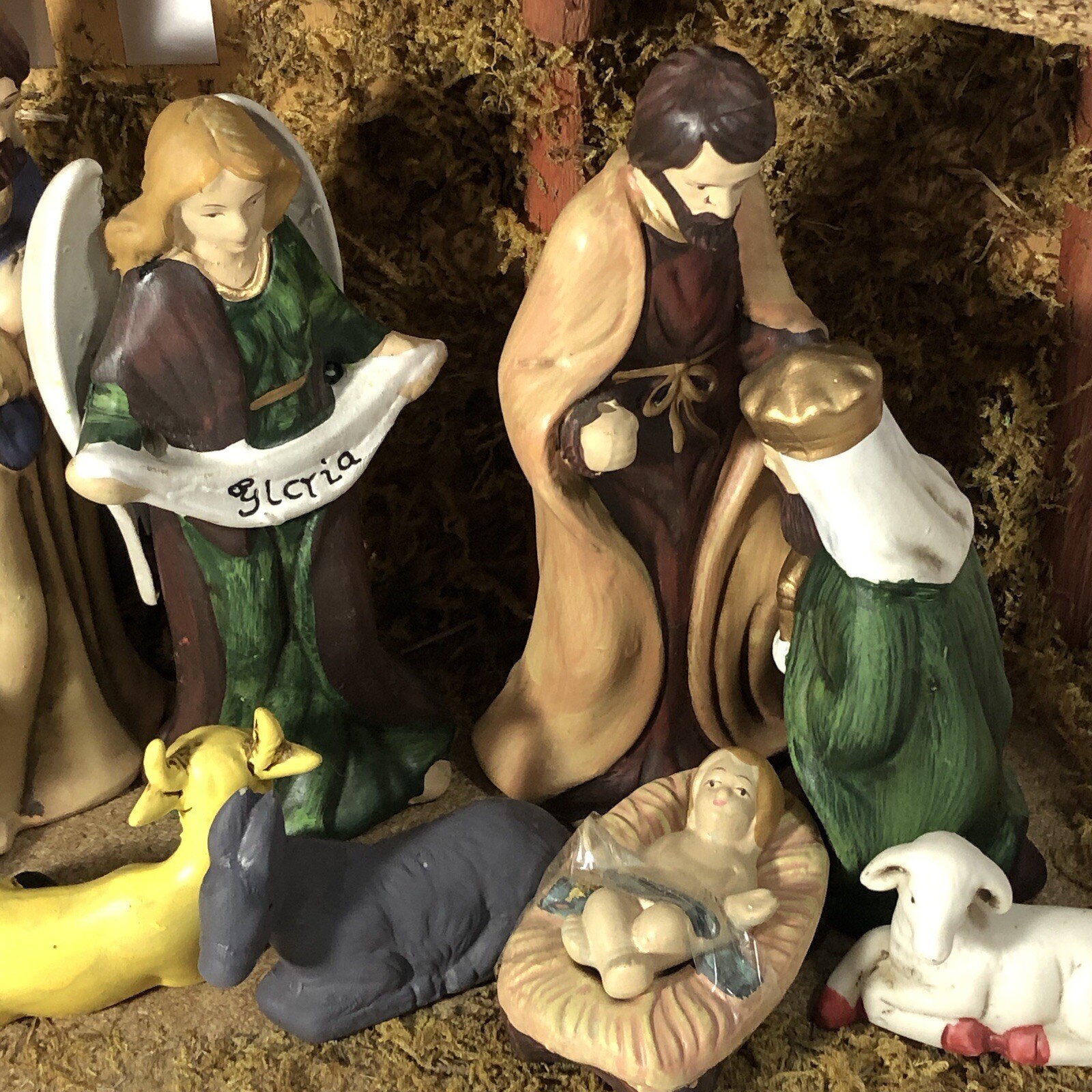 Nativity Scene Shunmei 12 Piece Ceramic 5" Figurines with Mossy Stable Complete