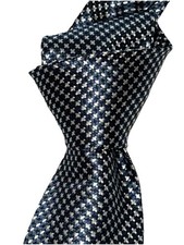  270 NWT TOM FORD Navy w/ White Cross geometrics 3.6  woven silk neck Tie Italy