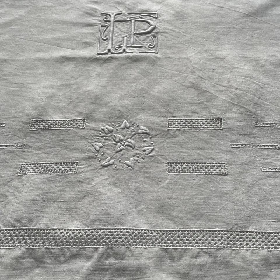 Drap Ancien Brodé Monogramme L P - Photo 3/4