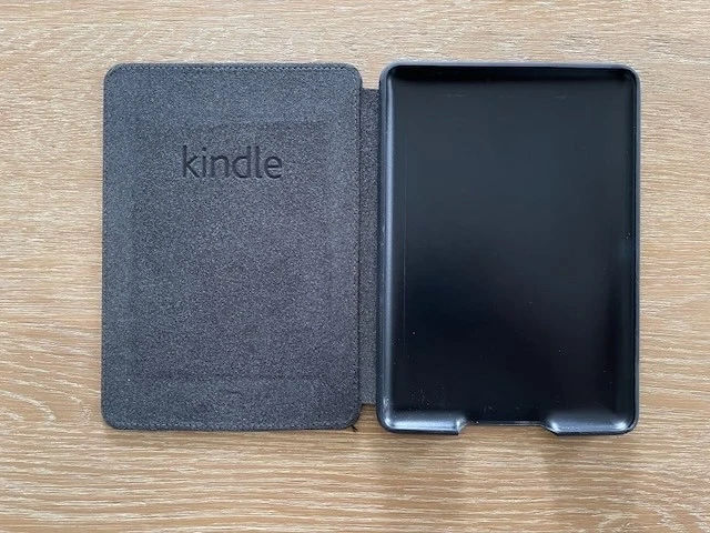 Kindle Touch (4th Generation) bundle, including original case (black) - Image 3 of 4