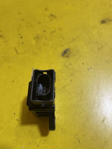 Mercedes-Benz E W211 2003 ESP acceleration yaw rate sensor 0265005246 NIC432 - Picture 2 of 3