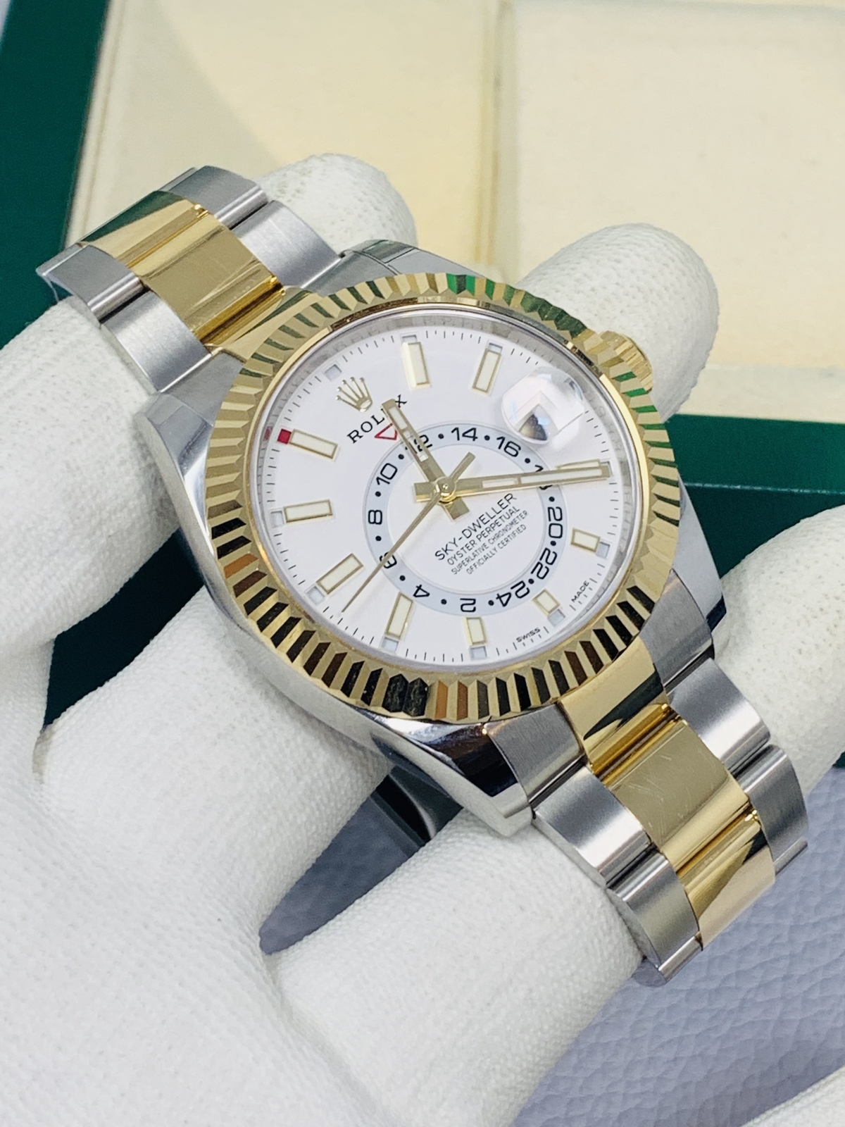 Rolex Sky Dweller 42mm Two-Tone White Dial Ref. 326933 image 4