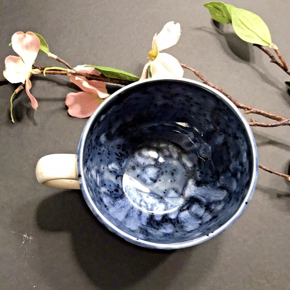 Taza de café esmaltada por goteo azul cobalto arándanos hechos a mano cerámica artística Foto 3 de 4