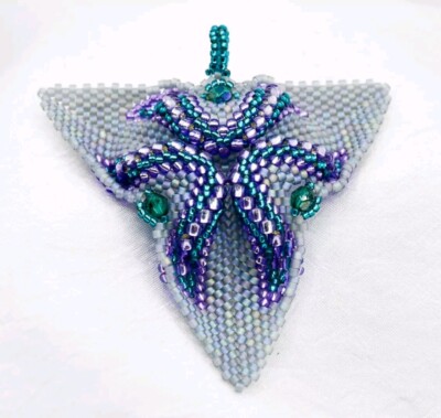 Anhänger Dreieck Grau Lila Grün Perlen Handmade Unikat Schmuck Kettenanhänger