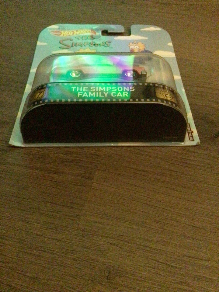 2017 Hot Wheels The Simpsons Family Car Real Riders Metal NEW!! - Image 4 of 4