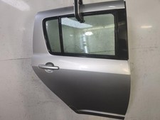 Porte arrière et accessoires Suzuki SWIFT