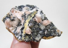 +++ Cerussit xx (UV), Baryt xx -- Mibladen, Midelt, Marokko +++