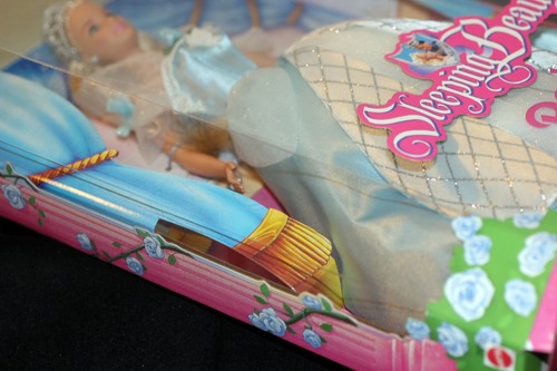 Sleeping Beauty BARBIE w/ Tiara in Box 1998 Mattel Disney Animation Crew Retiree - Picture 4 of 9