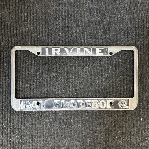 VINTAGE Ray Fladeboe Volkswagen Metal Dealer License Plate Frame IRVINE CA RARE - 第 1/4 張圖片