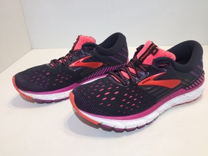 brooks transcend mujer