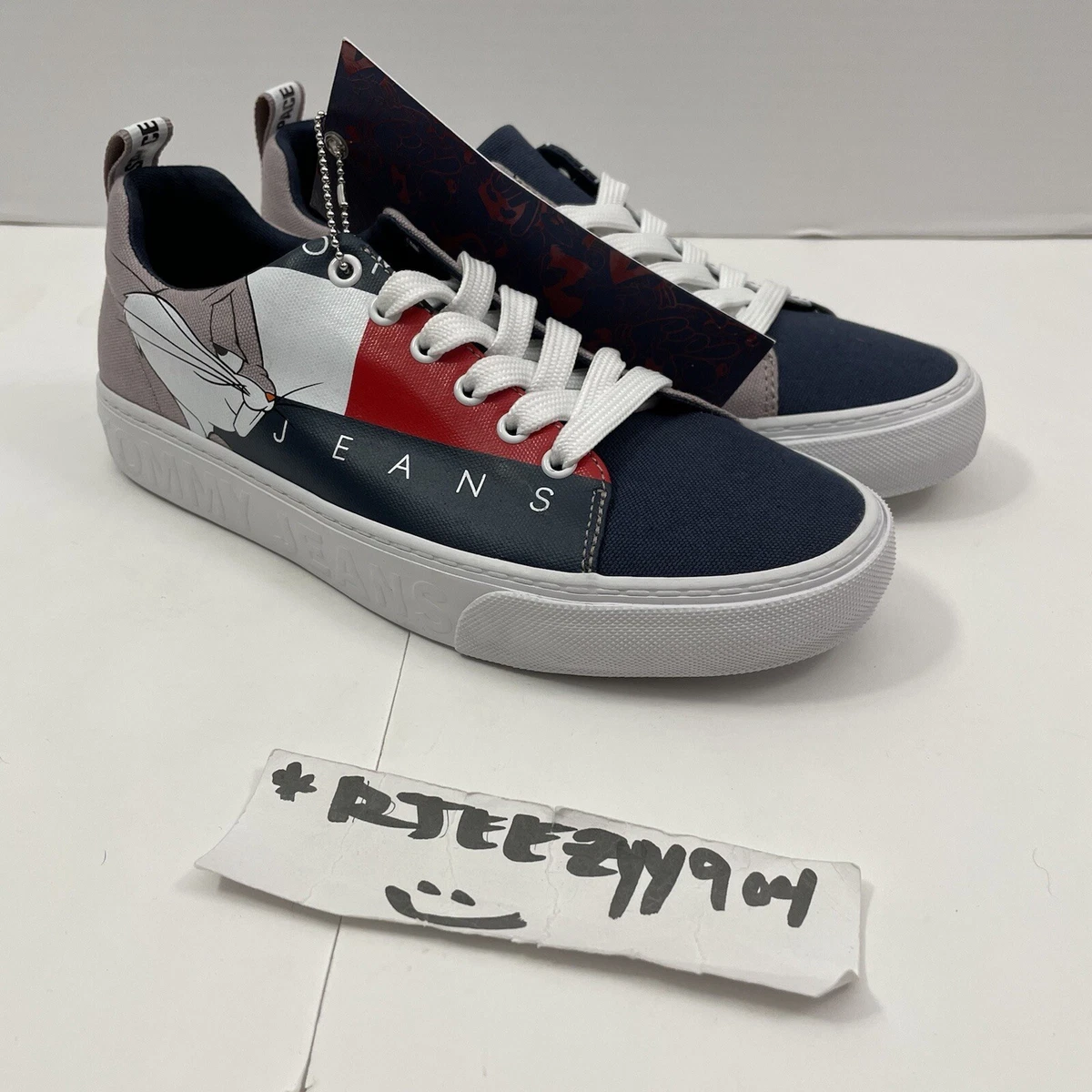 Tommy hilfiger canvas trainers deals