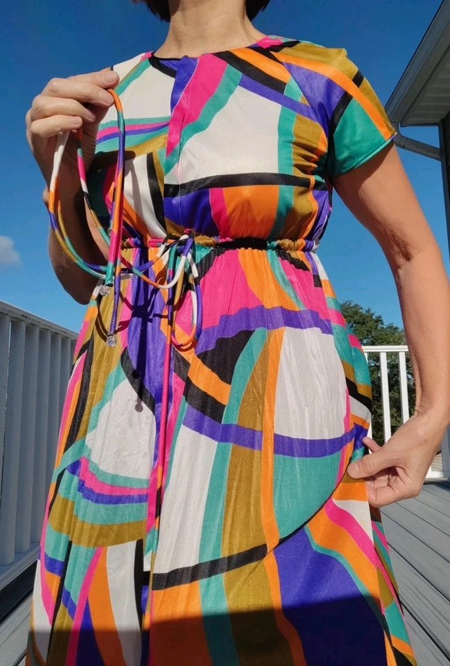 Vanity Fair VTG 60's Day Long Dress M Psychedelic Graphic Short Sleeves A-Line - Image 3 of 4