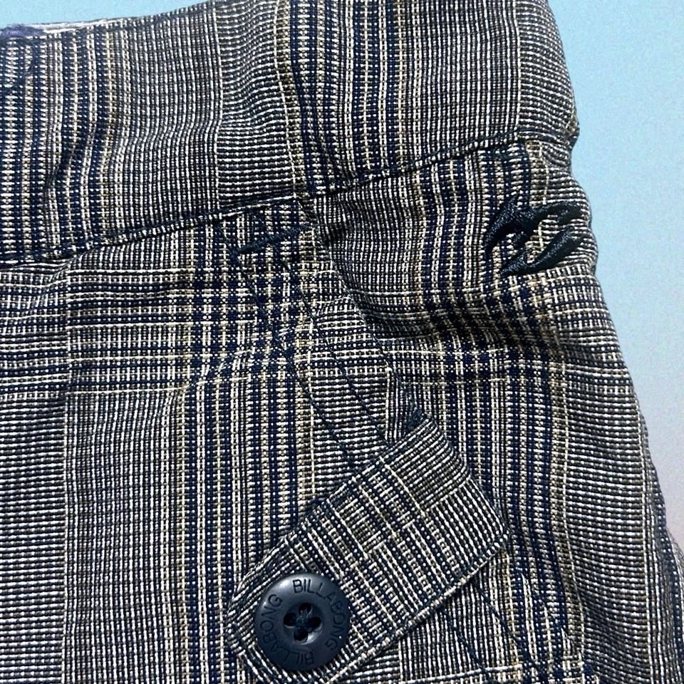 "Mini pantalones cortos vintage Billabong tiro bajo gris a cuadros para jóvenes Y2K talla 9 para jóvenes 32""" Foto 2 de 4