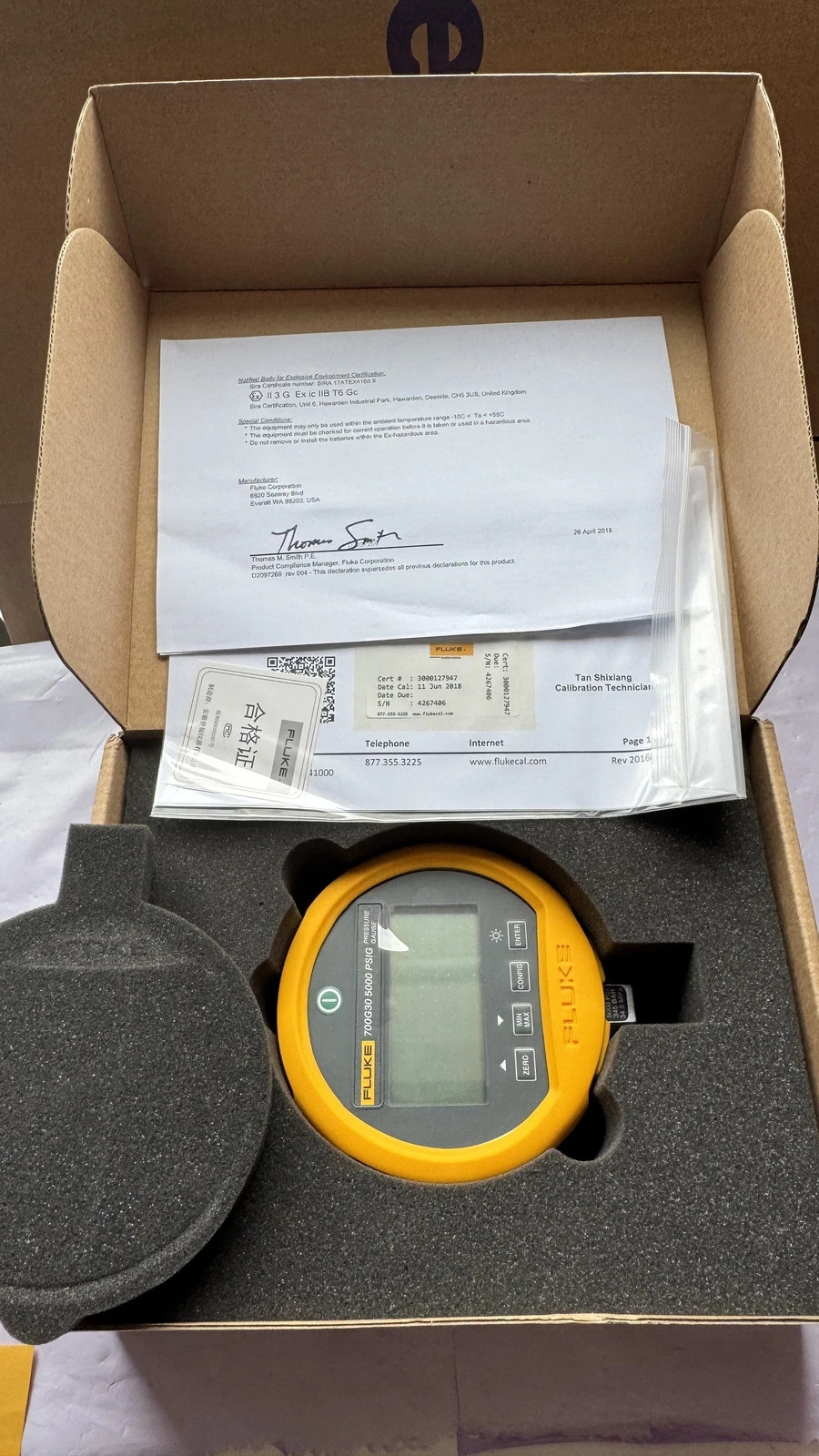 NEW FLUKE 700G30 Digital Test Calibration Pressure Gauge UPS/Fedex