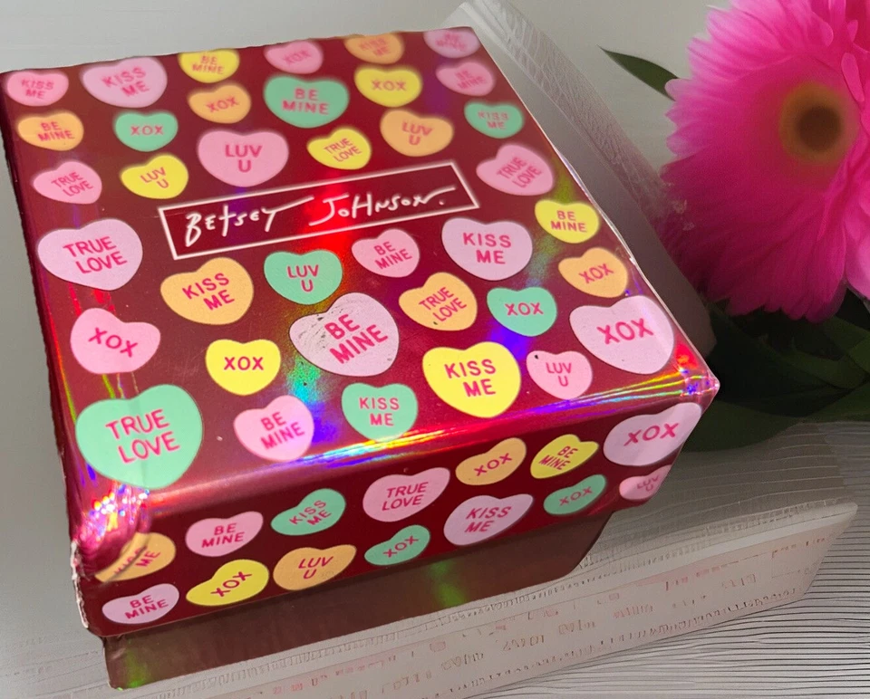 Betsey Johnson Gold Tone Acrylic Heart Huggie Hoop Earrings Blue Crystal NIB. Z5 - Image 4 of 4