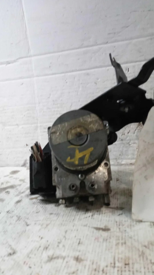 Chevrolet Silverado 2500 2015 ABS bomba y conjunto de motor OEM 23237319 Foto 2 de 4