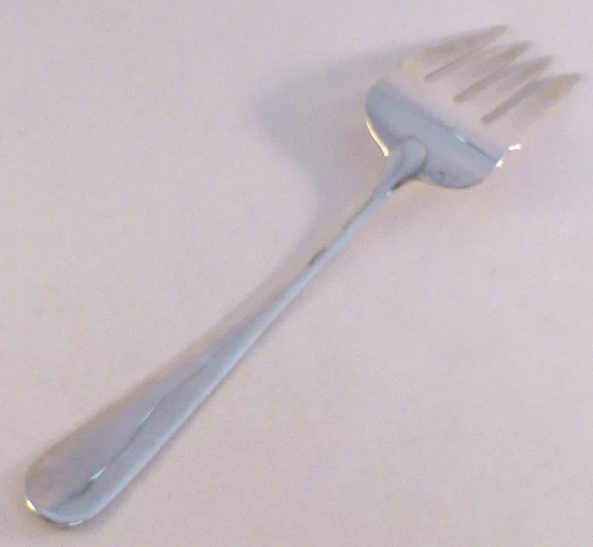 Antiguo tenedor grande de carne fría grabado por Kirk Sterling de Maryland Foto 2 de 4