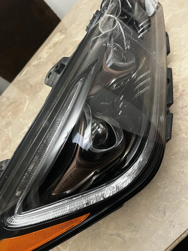 2018-2020 genesis g80 head light 3.3t fully functional - Image 3 of 4