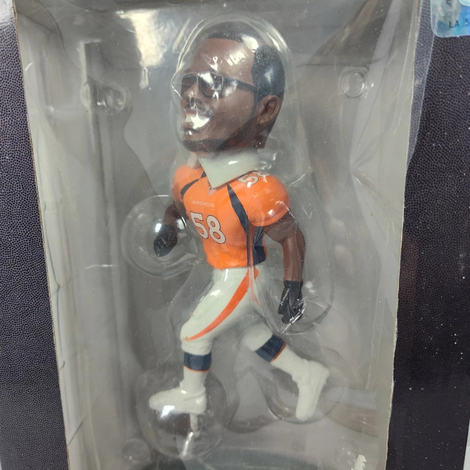 Von Miller Denver Broncos Baller Edición Especial Bobblehead NFL Foto 3 de 4