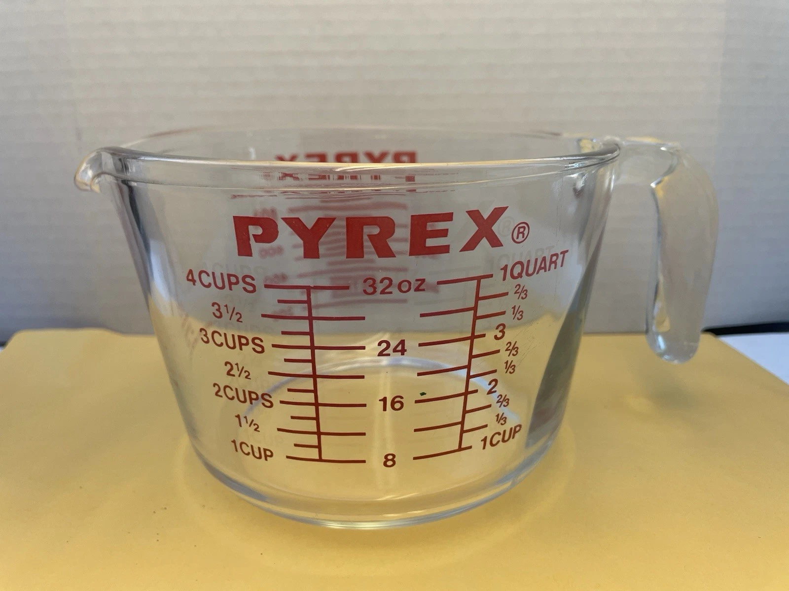 Pyrex 532 Glass Red Letters/ 2 Cup J Handle Measuring Cup 1 Qt ~ 32 oz